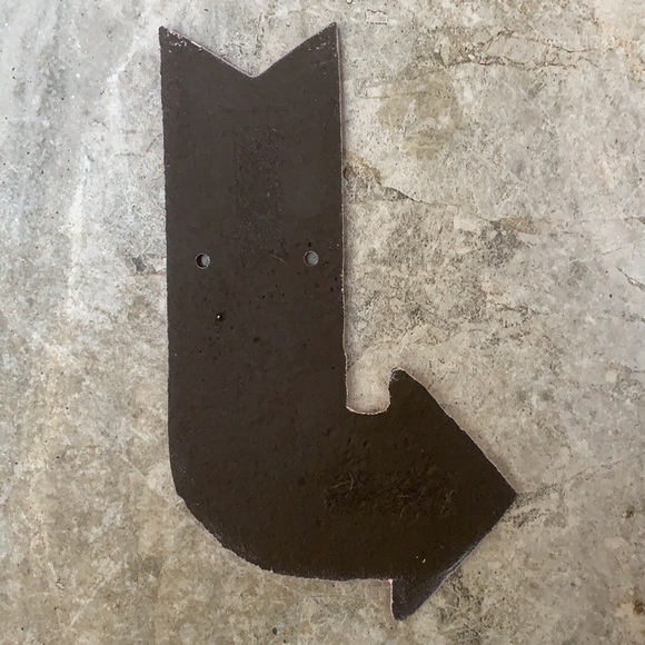 COPY - “Mermaids Please Enter” Arrow Sign Pink - Picture 2 of 3